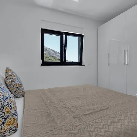 Romic Makarska